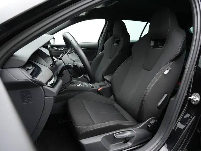 Skoda Octavia Combi 1.4 TSI iV 204 pk PHEV Sportline | Head-up display | Stuur-/achterbankverwarming...