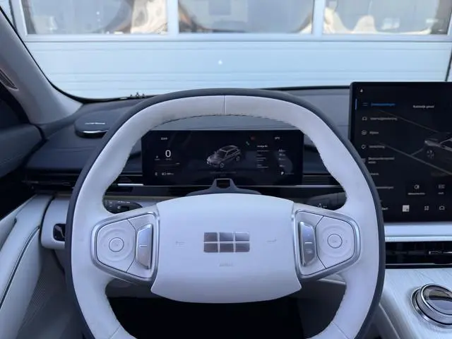 Geely E5