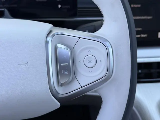 Geely E5