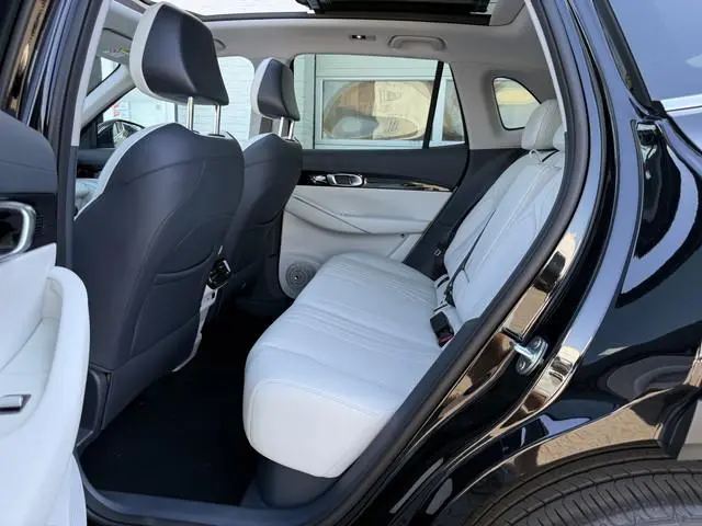 Geely E5