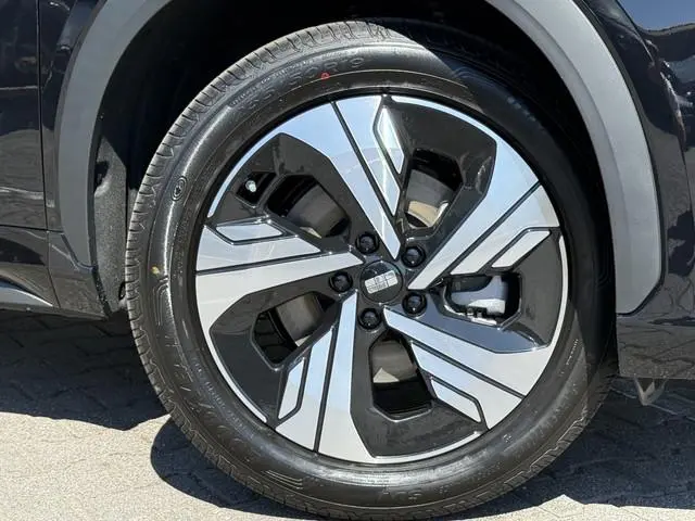 Geely E5