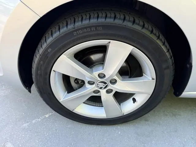 ŠKODA Rapid Spaceback 1.0 TSI 95pk DSG Greentech Clever Navigatie Stoelverwarming Climatronic DAB