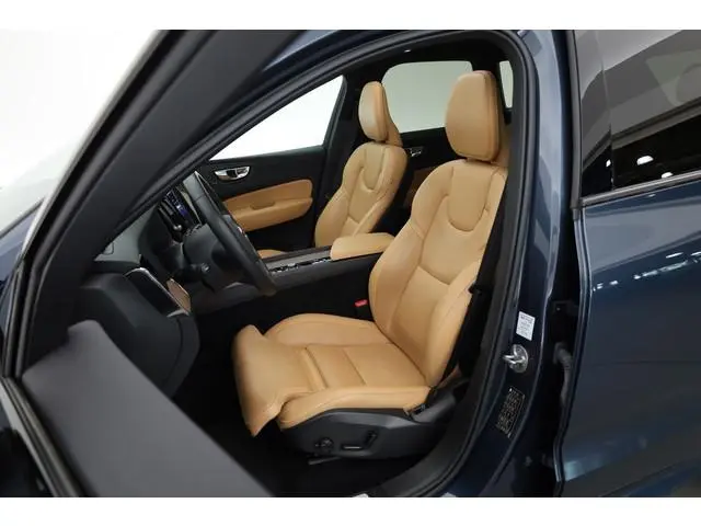 Volvo XC60 T6 Plug-in hybrid Plus Dark | SOH 99.6% | Pano | Stoelventilatie | 360cam | Memory Seats...