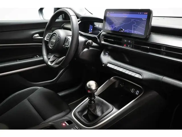Jeep Avenger 1.2 Altitude | STOELVERWARMING | DRAADLOZE LADER |  JBL DAB | APPLE | CAMERA
