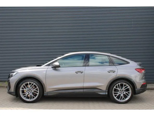Audi Q4 Sportback e-tron 40 S edition 77 kWh S-Line Warmtepomp 21-Inch Camera Stoelverwarming