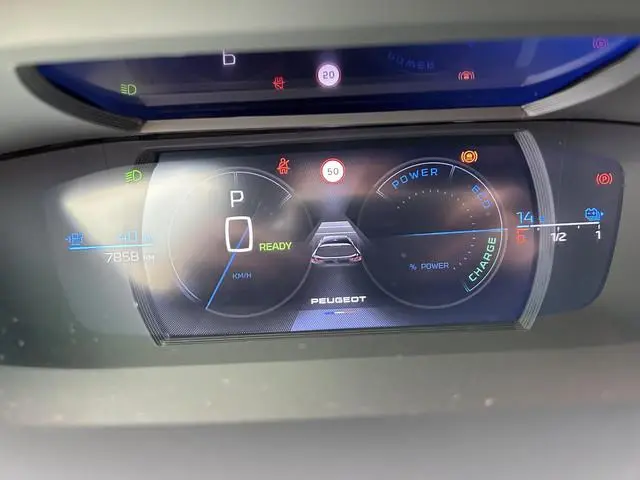 Peugeot e-308