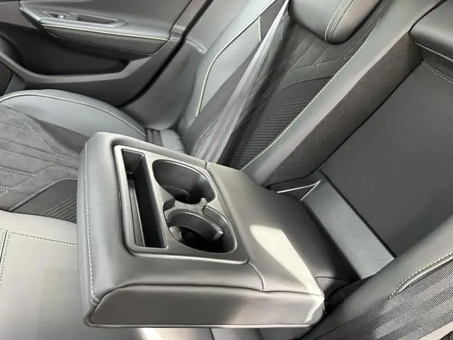 Peugeot e-308