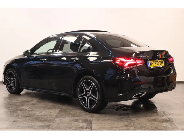 Mercedes-Benz A-klasse 250 e Premium Plus AMG Line Keyless Go/Start 360 Camera Stoelverw ! 2e Paasda...