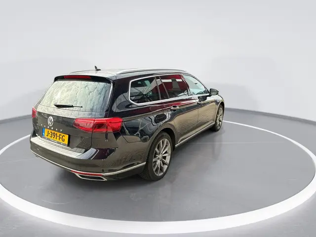 Volkswagen Passat Variant 1.4 TSI 218pk DSG PHEV GTE Business · Panoramadak · Camera · Head-Up Displ...