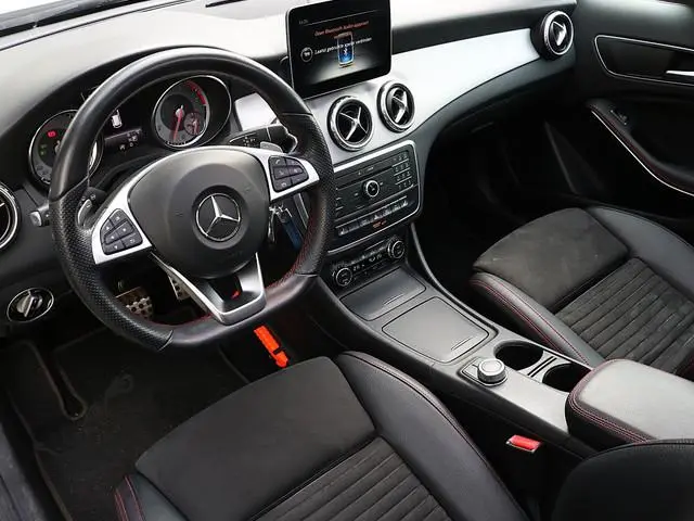 Mercedes-Benz GLA-klasse 180 AMG Night Edition Plus