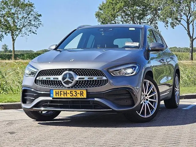 MERCEDES-BENZ GLA 250 4matic amg line