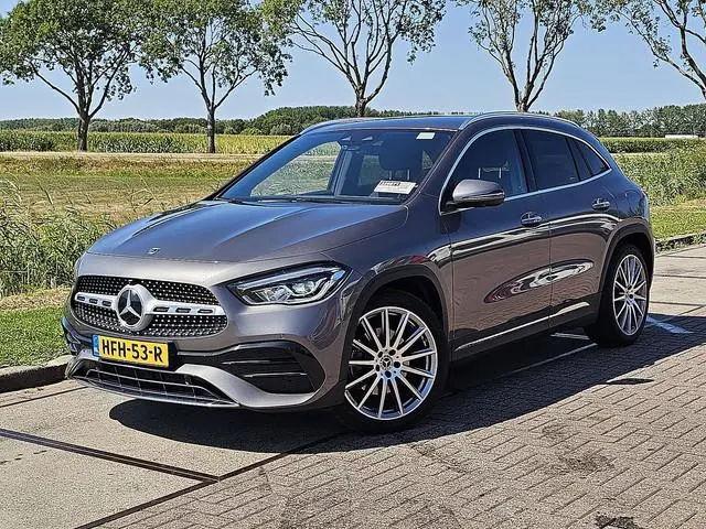 MERCEDES-BENZ GLA 250 4matic amg line