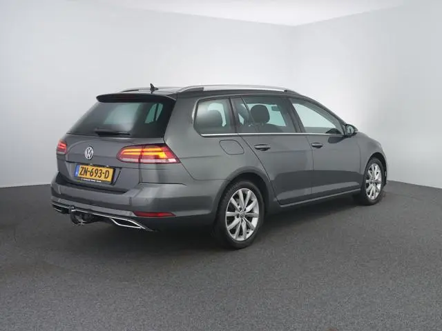Volkswagen Golf 1.5 TSI Highline Business R | Trekhaak afneembaar | Winterpakket | ACC | Ergostoel |
