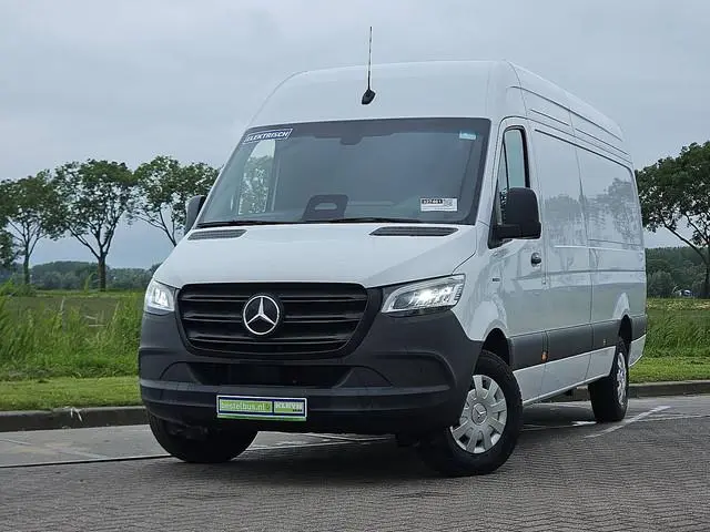 MERCEDES-BENZ ESPRINTER 81 kwh wltp 302 kms