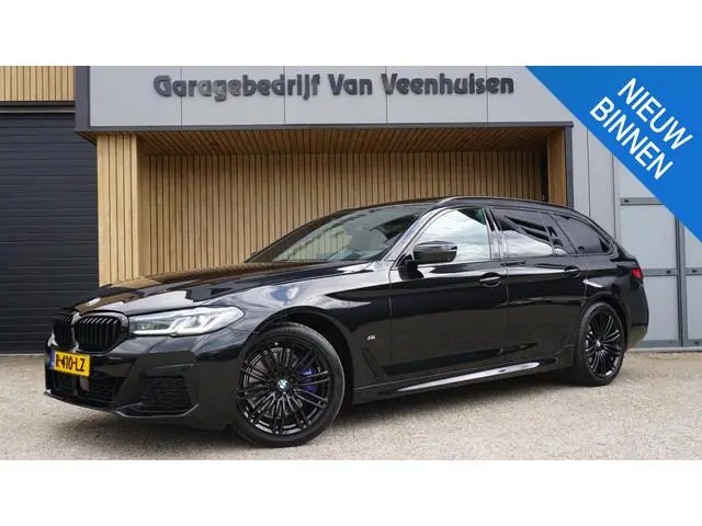 BMW 5-serie Touring 530i 252pk xDrive M-sport & Shadowline Pano 360-View HUD Elek.haak Laserlight St...