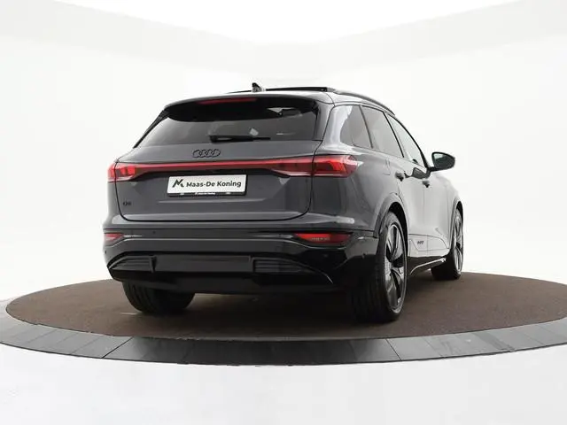 Audi Q6 e-tron S edition 83 kWh 252pk · SOH 98,1% · Panoramadak · 360 Camera · Inklap. Trekhaak · Lu...