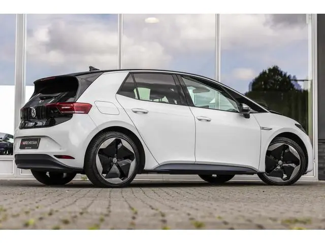 Volkswagen ID.3 First Plus 58 kWh | Camera | ACC | Massage