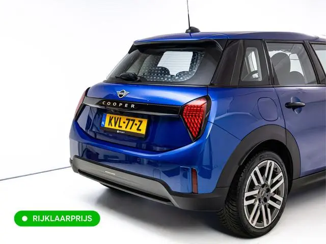 MINI 5-Deurs 1.5 Cooper C Black 5 drs. | Stoel- & Stuurverw. | Leer | Cruise | Camera | Navigatie |...