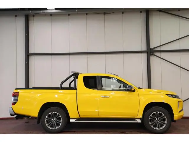 Mitsubishi L 200 2.2 DI-D Club Cab Intense 4X4 4WD TREKHAAK