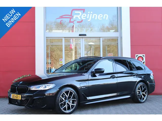 BMW 5-serie Touring 530e 292PK xDrive M-SPORT BUSINESS EDITION PLUS | PANORAMA SCHUIF/KANTEL DAK | H...