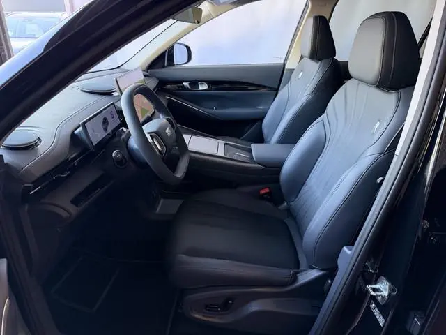 Geely E5
