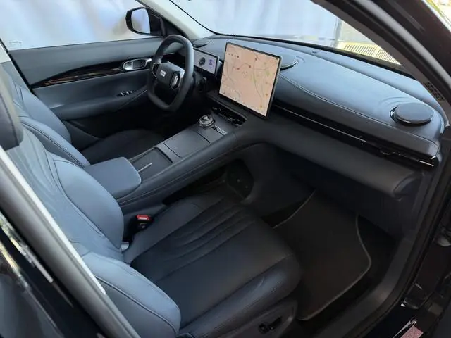 Geely E5