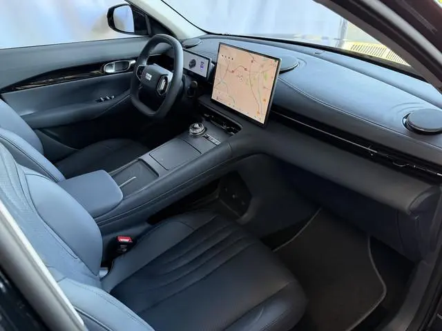 Geely E5