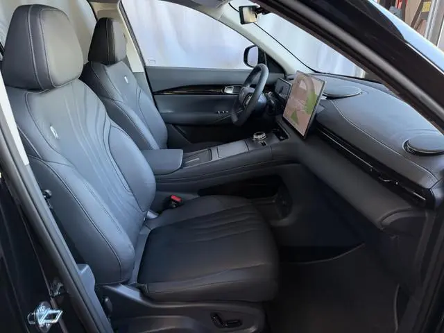 Geely E5