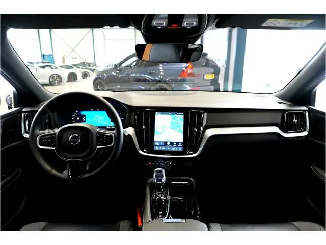 Volvo V60 2.0 T6 AWD 293kW/399pk Aut8 Plug-in hybrid Plus Dark HARMAN/KARDON + EL.TREKHAAK + 360 CAM...
