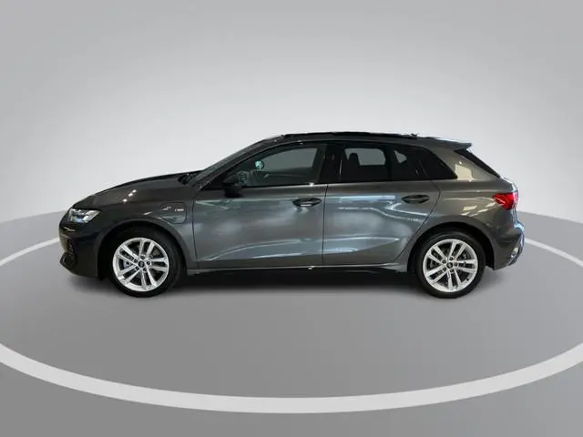 Audi A3 Sportback 40 TFSIe 150kW/204PK S Line · Panoramadak · Stoelverwarming · Apple/Android Car Pl...