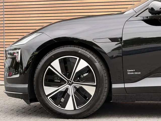 Polestar 4