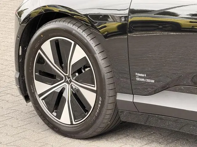 Polestar 4