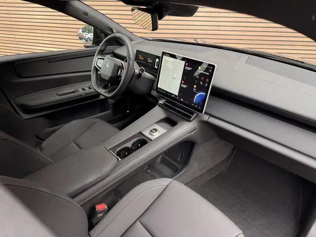 Polestar 4