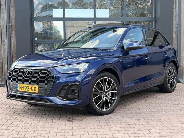 Audi Q5 50 TFSI e S edition | Pano | Trekhaak | Luchtvering | Black optiek | Leder | Stoelverwarming...
