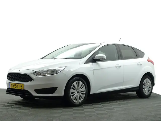 Ford Focus 1.0 Trend- 60dkm, Privacy Glass, Clima, Comfort Interieur, Dealer onderhouden, MF Stuur