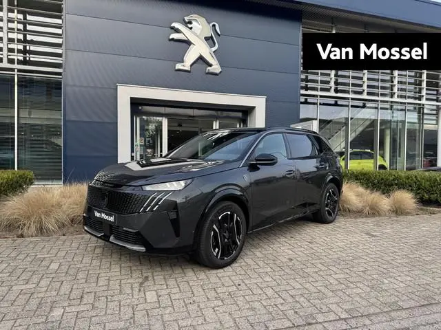 Peugeot e-5008