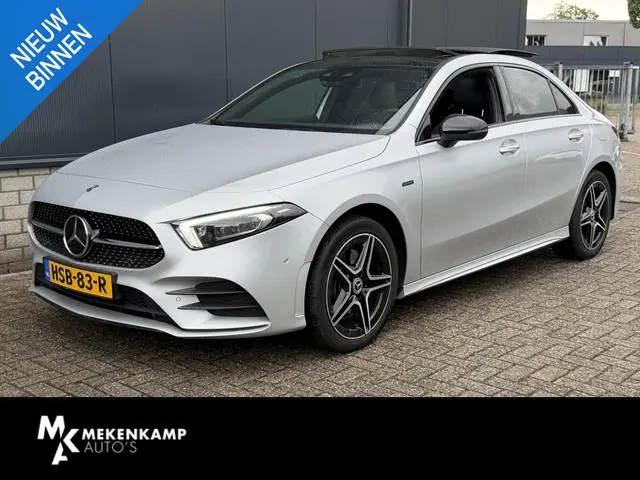 Mercedes-Benz A-klasse 250 e AMG Line 18''/SOH 100%/Panoramadak/Memory L&R/Trekhaak/Dodehoek/Keyless...