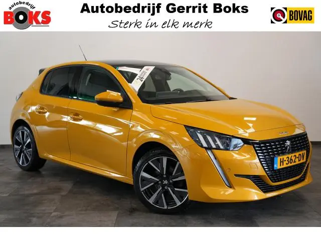 Peugeot 208 1.2 PureTech Allure Panoramadak Navigatie Full-led 24 Maanden garantie* (Vraag naar de v...