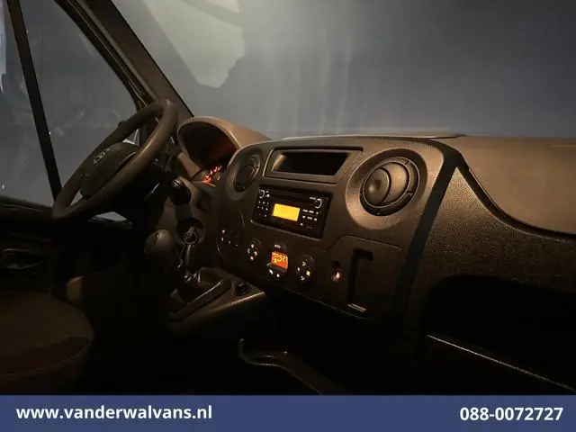 Nissan NV400