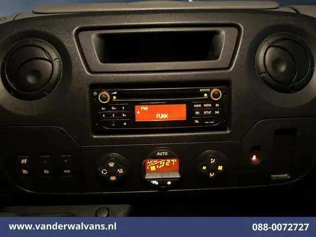 Nissan NV400