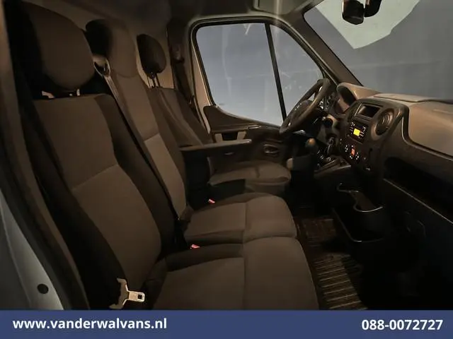Nissan NV400