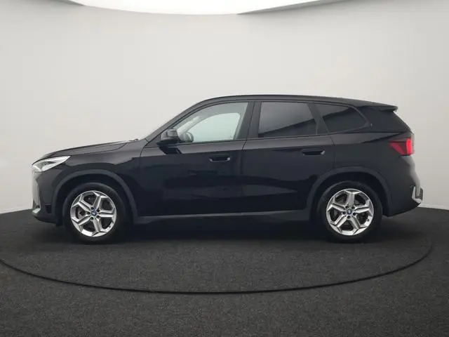 BMW iX1 xDrive30 Launch Edition 67 kWh 313pk Dealer O.H. | Adaptief M Onderstel | Camera | Stoelverw...