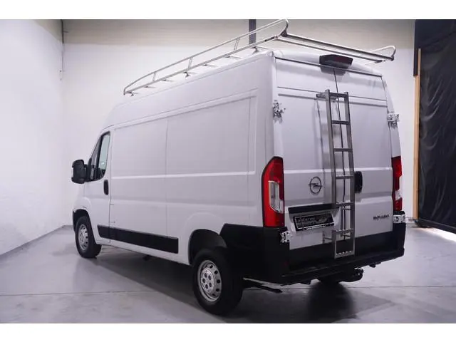 Opel Movano 2.2D 140 pk L2H2 Navi, Camera, Imperiaal met Trap, Trekhaak 2.500 kg, Laadruimte Pakket,...