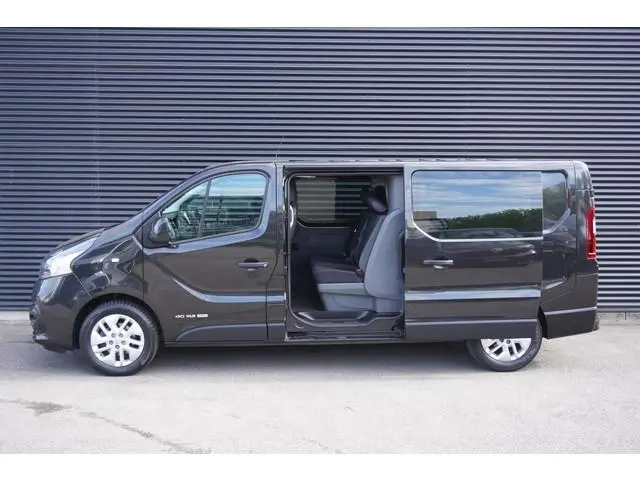 Renault Trafic 146pk L2H1 Dubbele cabine 5-zit 2x Schuifdeur Camera Parkeersensoren Navigatie Trekha...
