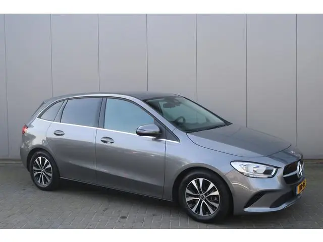 Mercedes-Benz B-klasse 180 Automaat Mild-Hybrid Business Navigatie/Camera/Stoel-stuurverwarming