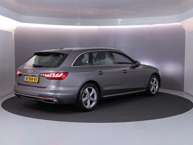Audi A4 Avant 35 TFSI Launch edition Business 1.5TSI 150pk AUT| Navi | 17'LMvelgen |