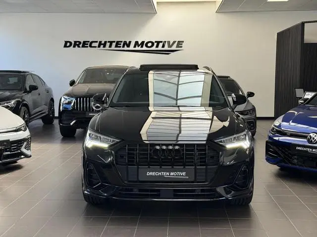 Audi Q3 35 TFSI Pro Line s-line / Pano / camera / navigati