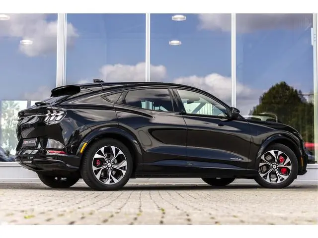 Ford Mustang Mach-E AWD 75 kWh | Pano | B&O | Camera