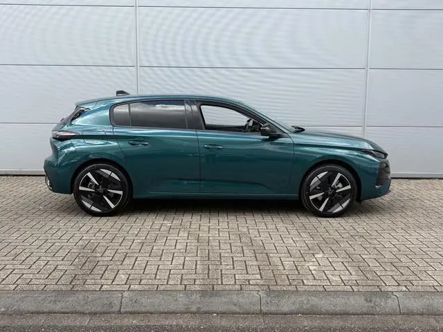 Peugeot e-308