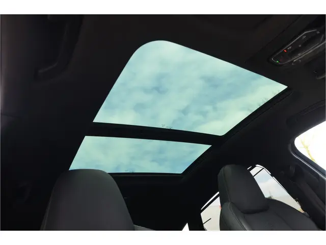 Audi Q8 Sportback e-tron 55 quattro S Edition 115 kWh Trekhaak, Glazen panoramadak